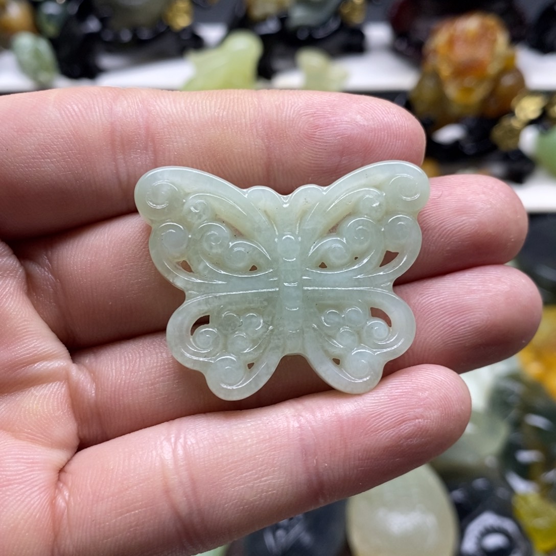 岫玉蝴蝶吊坠未镶嵌
