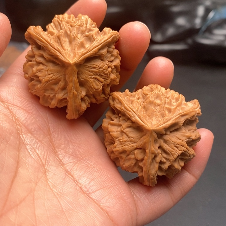 把件文玩核桃三棱40尺