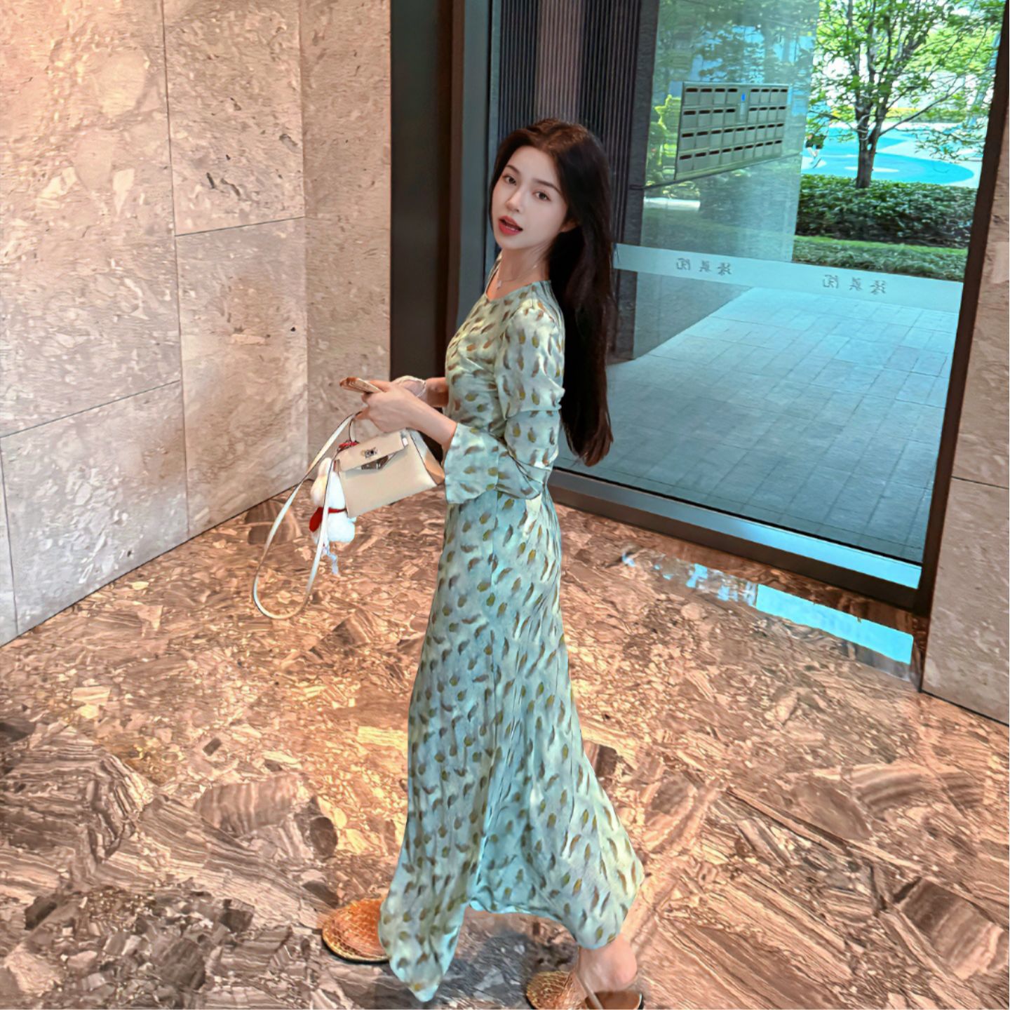 【古古】穿了才知道有多显瘦的韩系夏季人丝斜裁弹力连衣裙 G25580