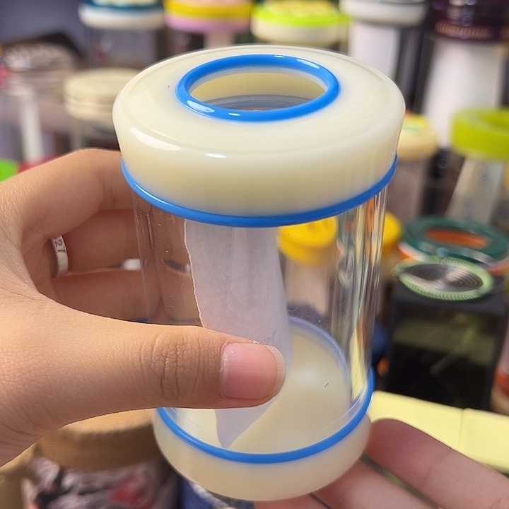 吕***生精品蝈蝈蓝白罐子1