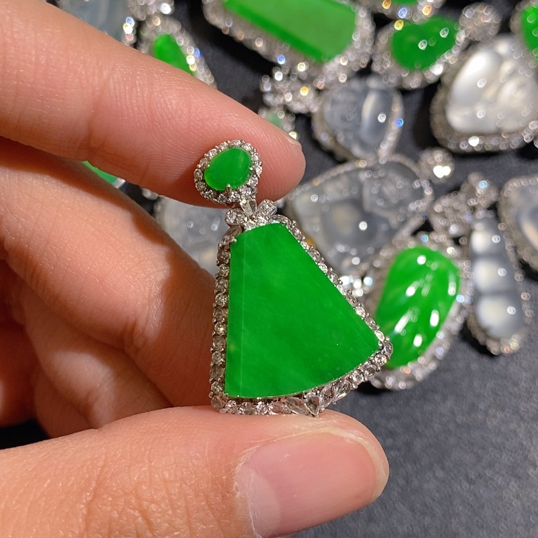 翡翠颈饰18K金镶嵌天然缅甸A货翡翠