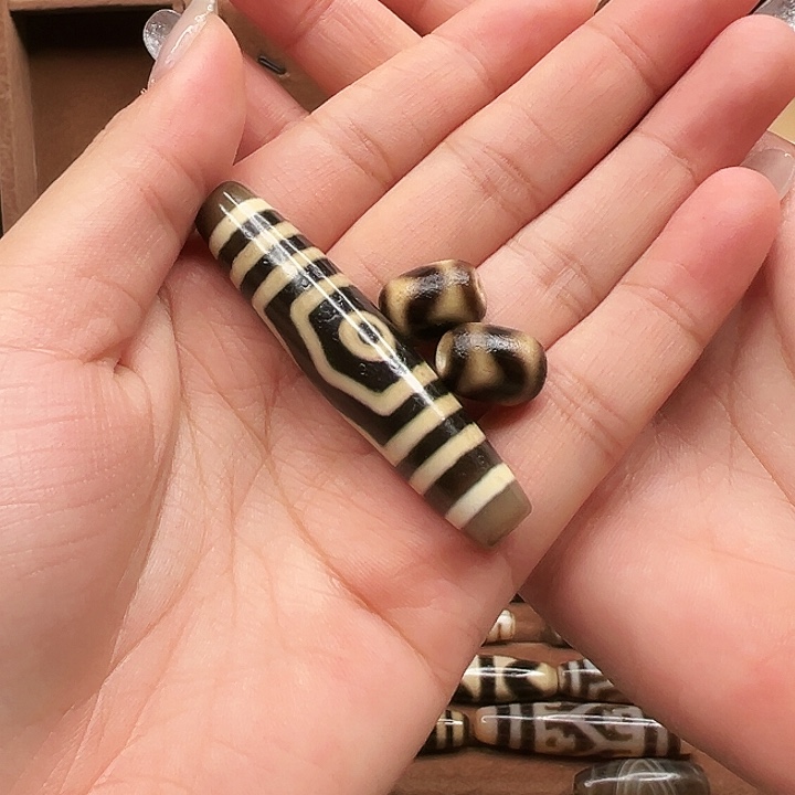 玛瑙/玉髓颈饰未镶嵌静**开