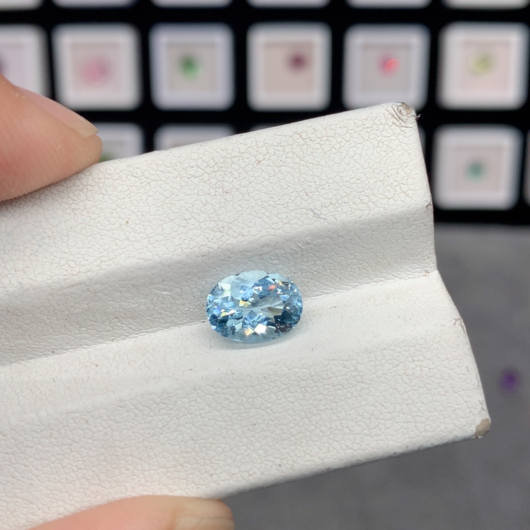 海蓝宝石裸石未镶嵌2.05克拉