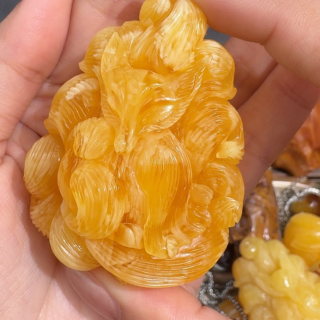 茹***你琥珀未镶嵌裸石我