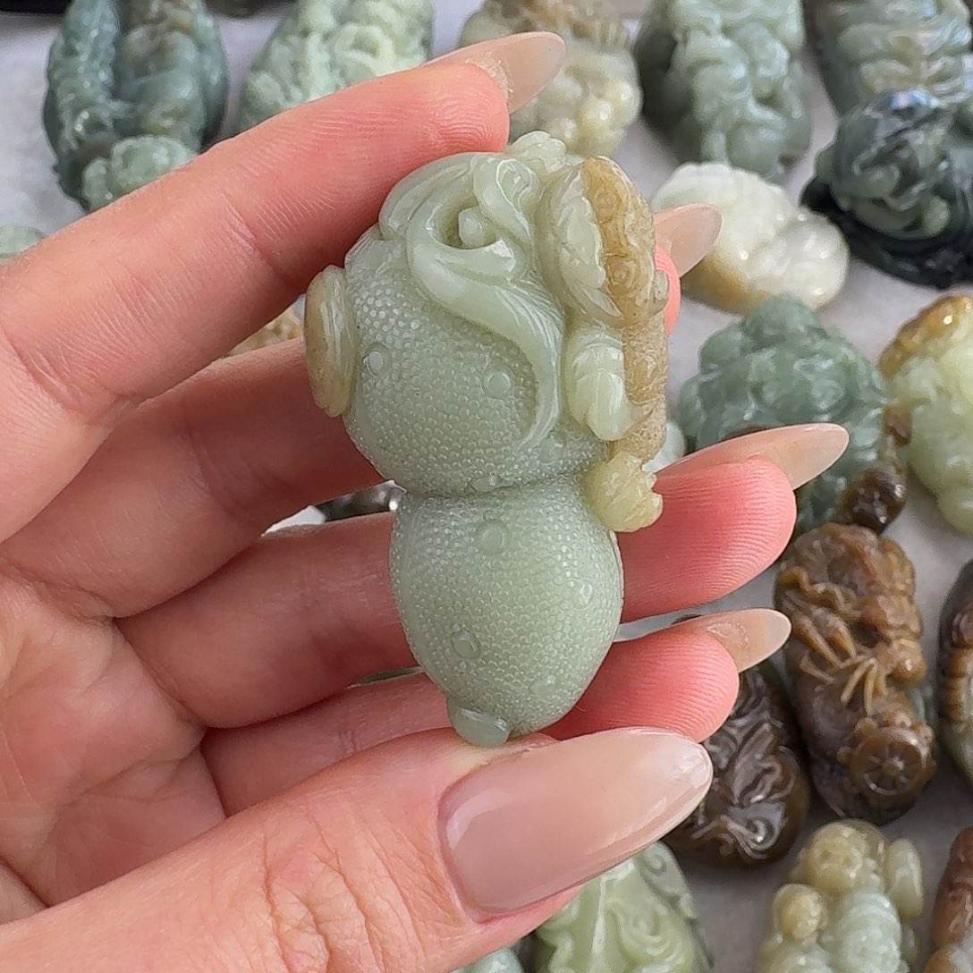 和田玉未镶嵌把件