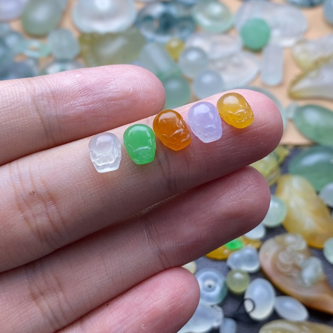 定制翡翠未镶嵌亚*挂件