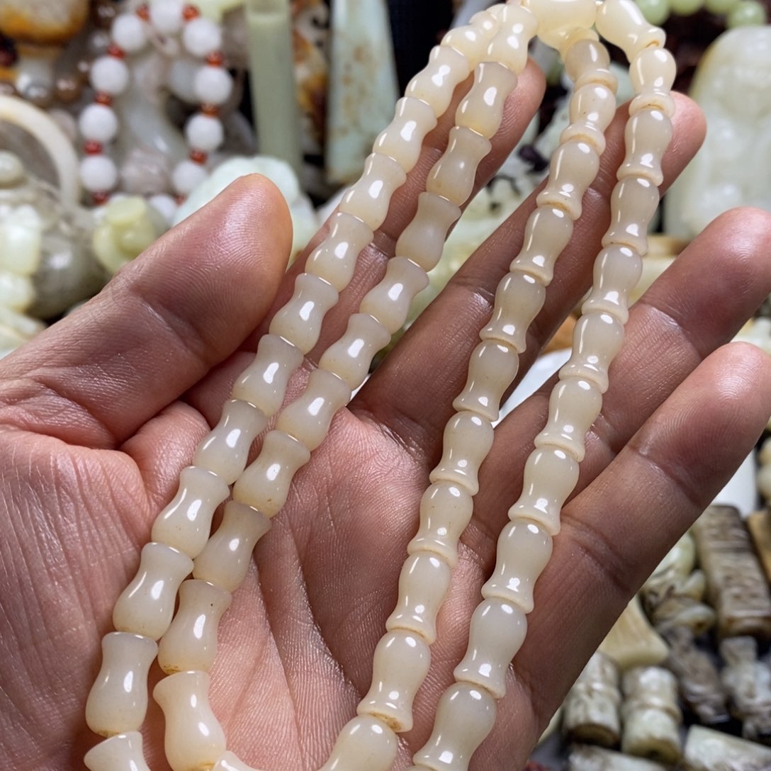 和田玉（糖玉）未镶嵌颈饰