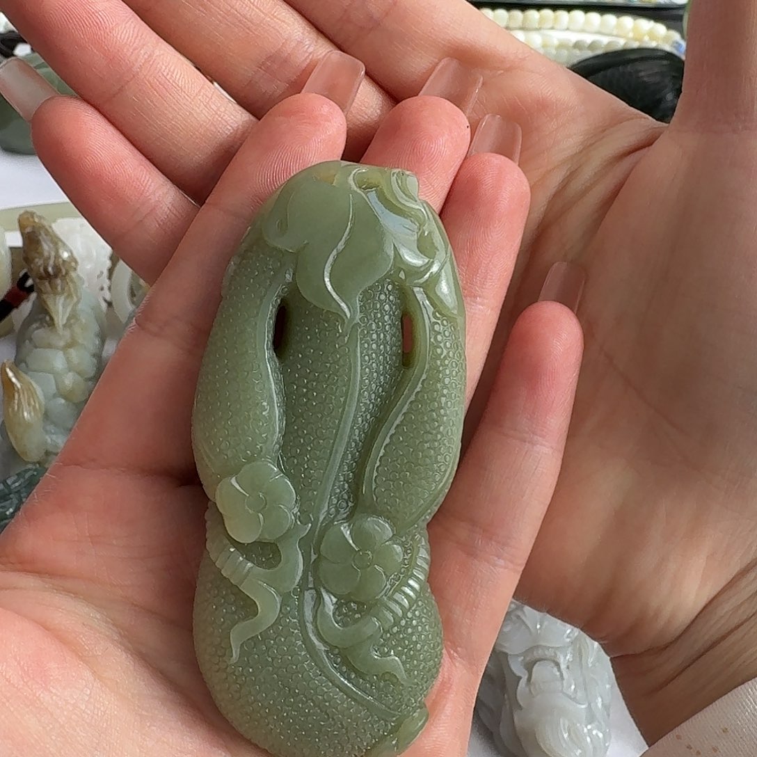 颈饰未镶嵌和田玉