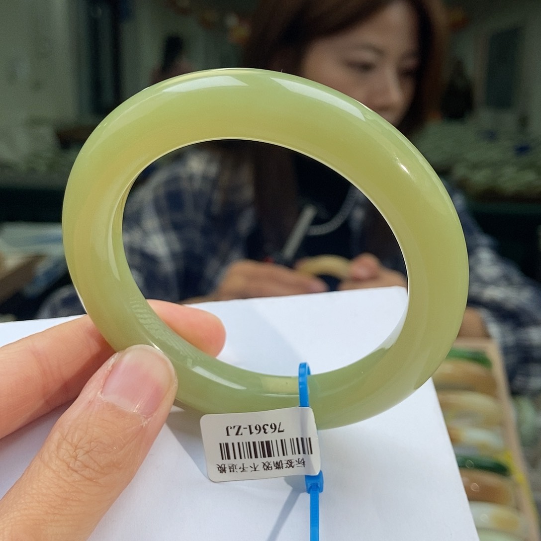 和田玉手镯未镶嵌59 60