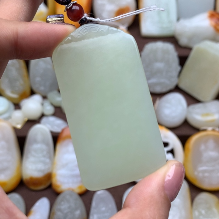 眼***弱和田玉未镶嵌颈饰