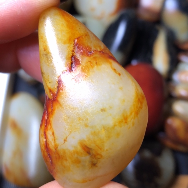 和田玉未镶嵌珠宝奇石