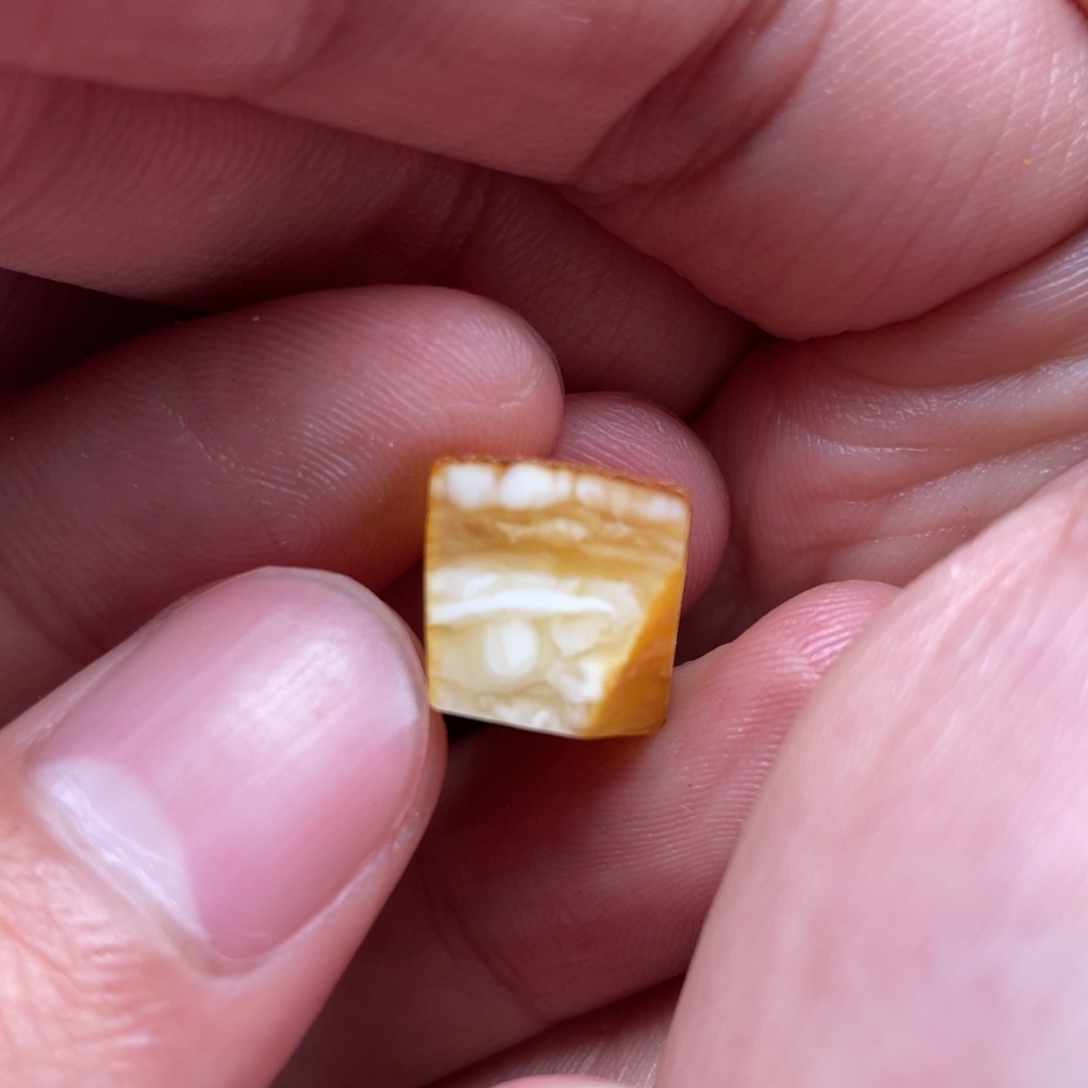 定制琥珀未镶嵌天然蜜蜡