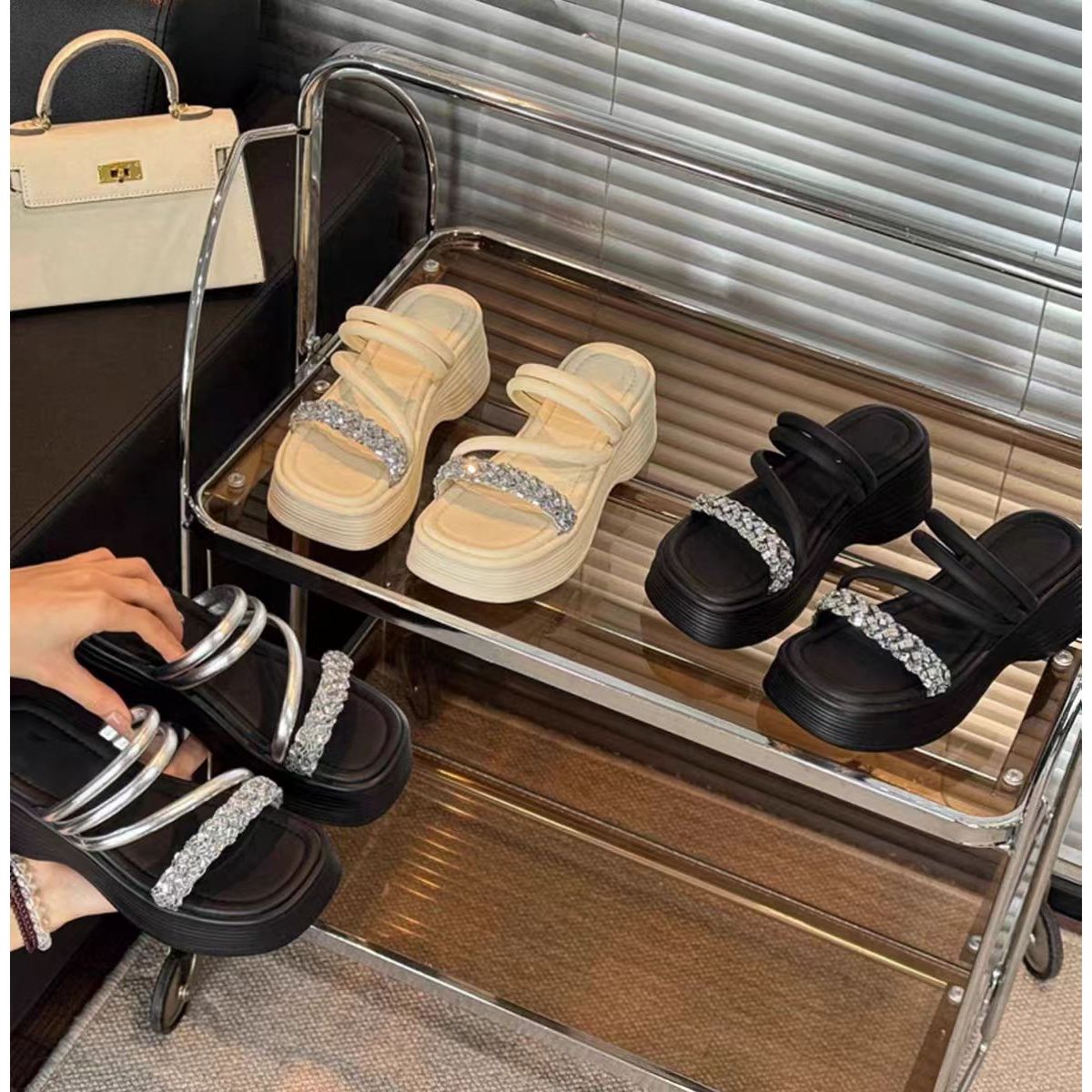 欧货两穿凉拖鞋女2025夏季新款松糕厚底外穿水钻一字拖百搭沙滩鞋