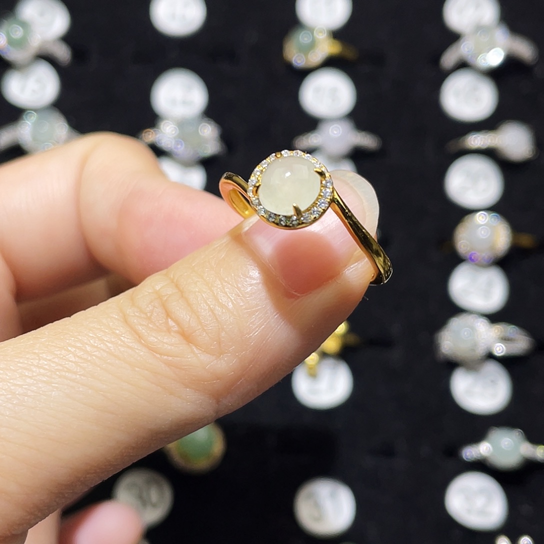 翡翠未镶嵌戒指戒指