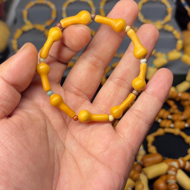 木精配小小油锤手串