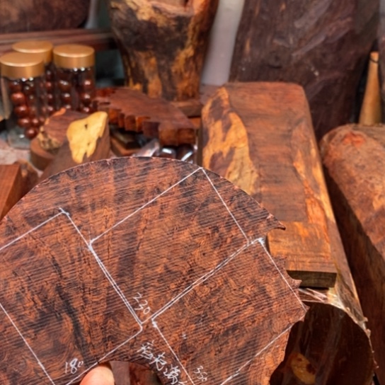 檀香紫檀（小叶紫檀）松**年