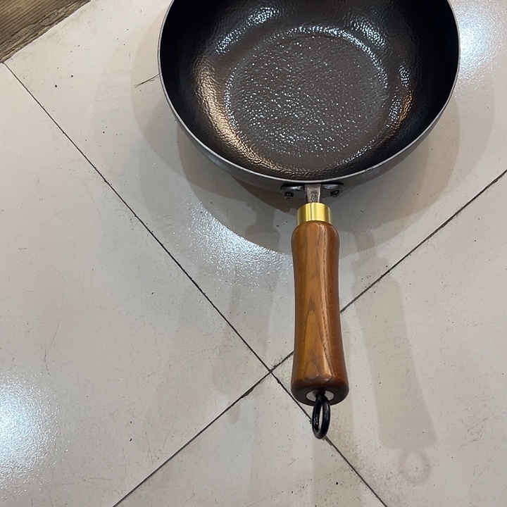 清***葱熟铁26平底煎炒锅微瑕特价不退不换