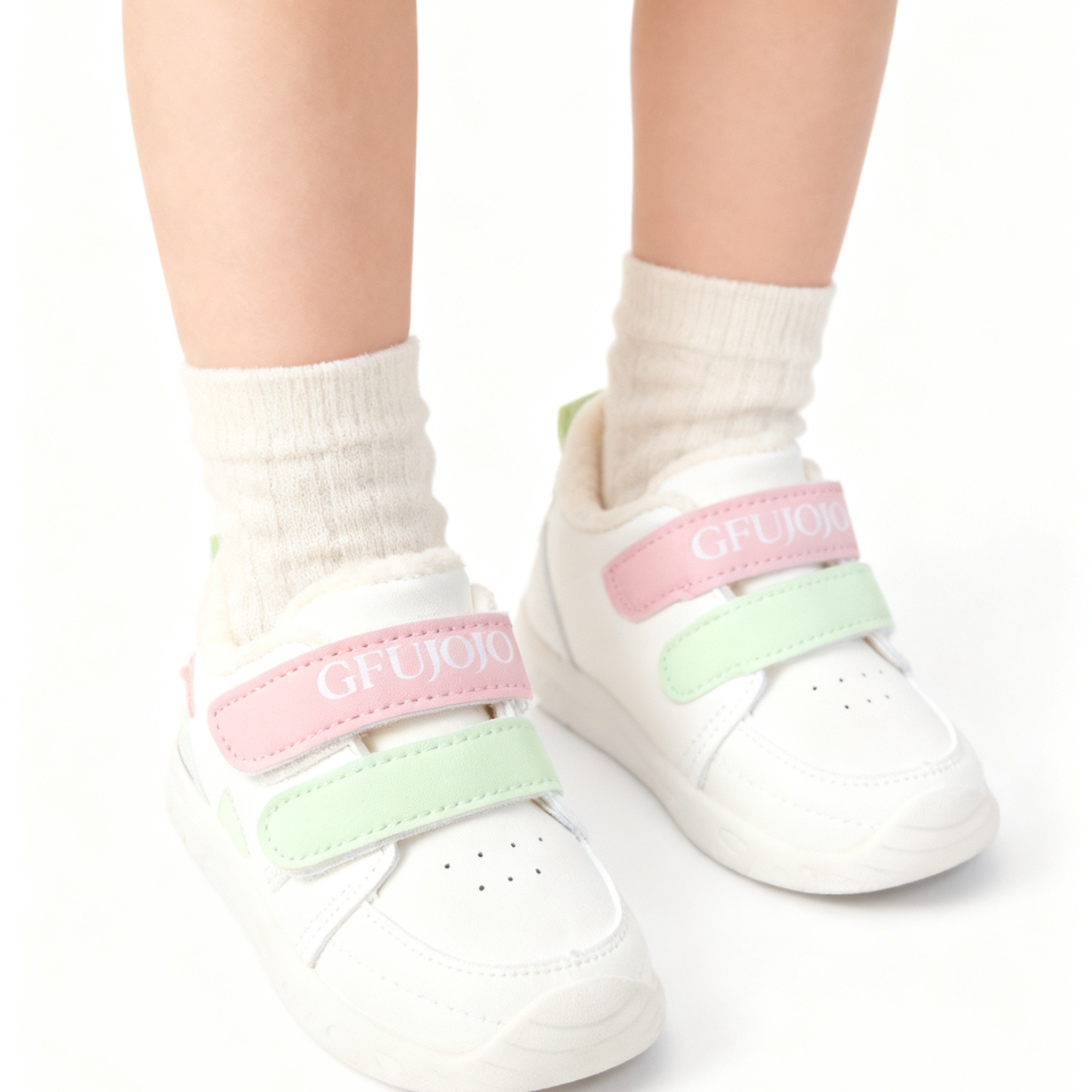 99冬季季时尚休闲风镂空透气学步鞋软底休闲高质感穿搭