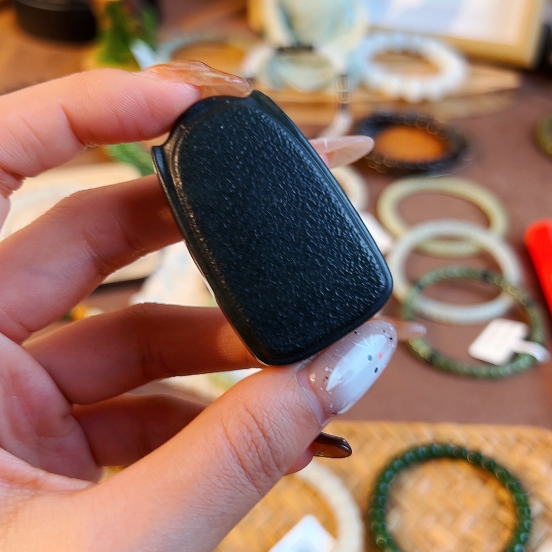 和田玉未镶嵌手串