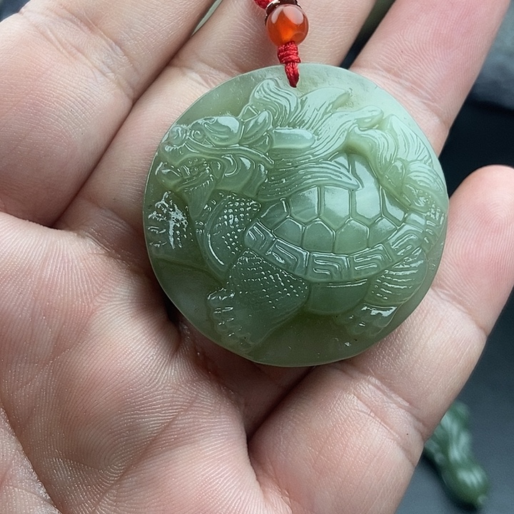 朝***生和田玉（糖玉）未镶嵌颈饰