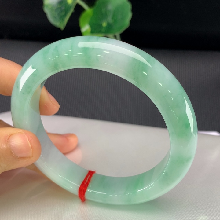 翡翠未镶嵌手镯正圈61