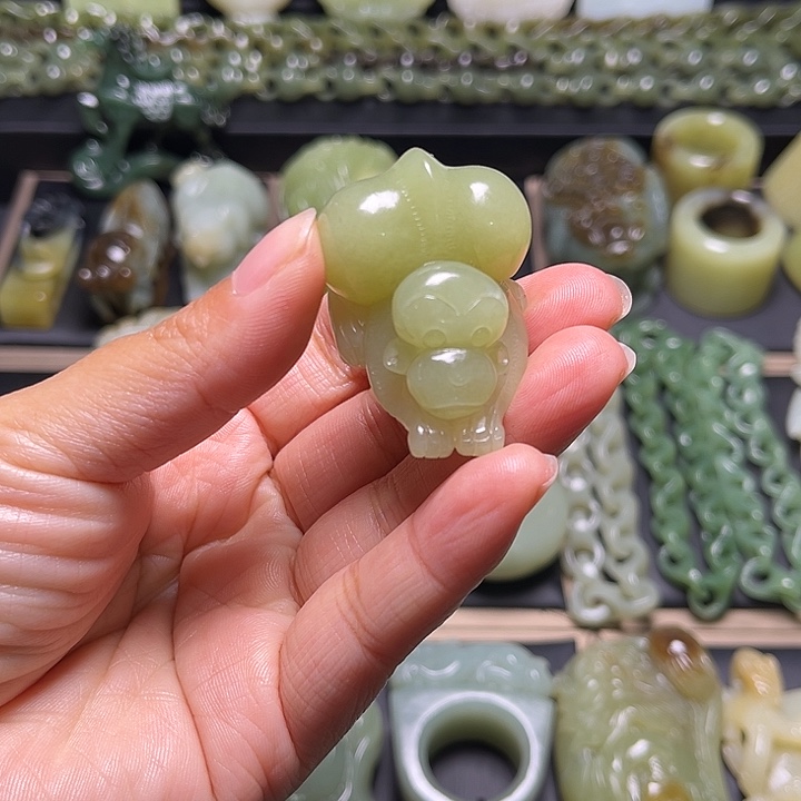 杰***哥和田玉未镶嵌挂件