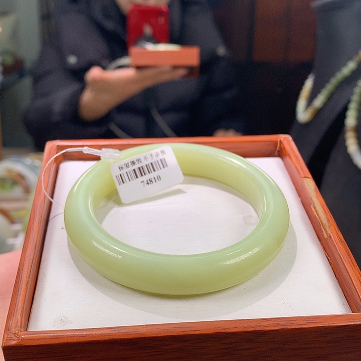 和田玉手镯未镶嵌55/56