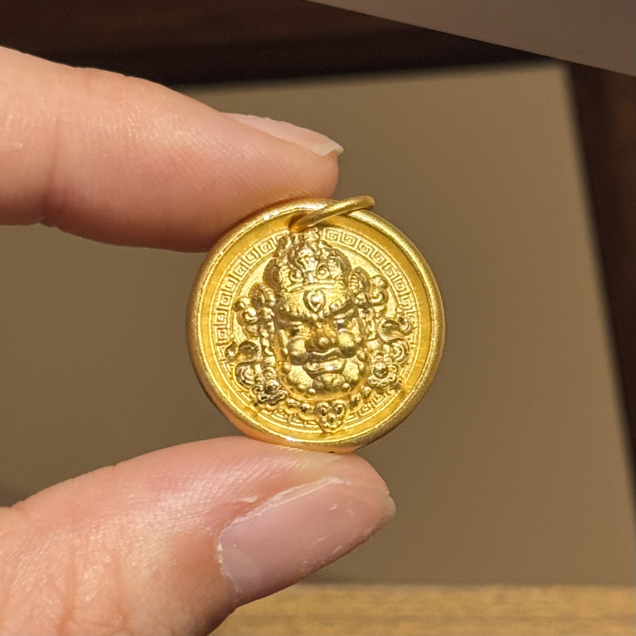 贝贝黄金 足金999 万字纹黄财财 背后钱币纹 素金 吊坠 103