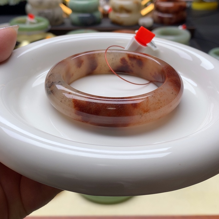 未镶嵌手镯石英岩玉