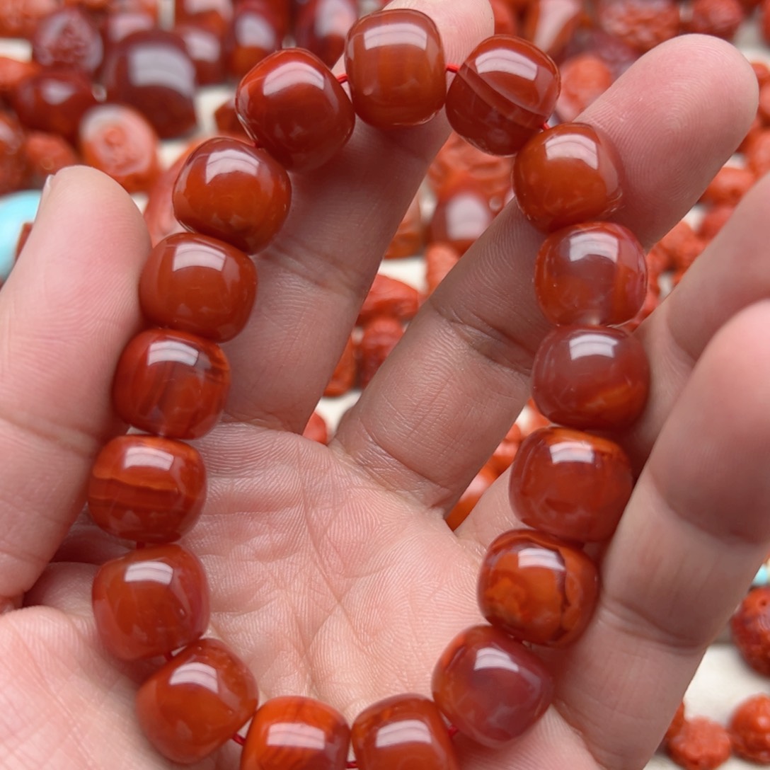 南红玛瑙配饰未镶嵌