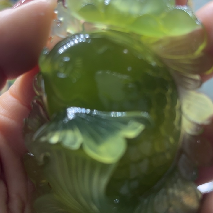 悠***宝蛇纹石玉未镶嵌颈饰
