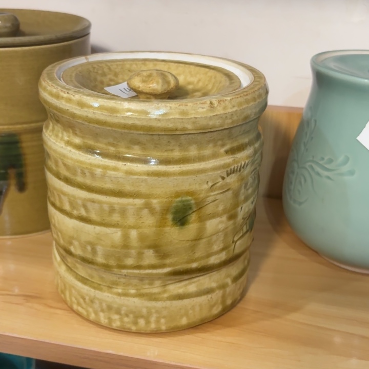 梁***）陶水质清澈透明的特点是