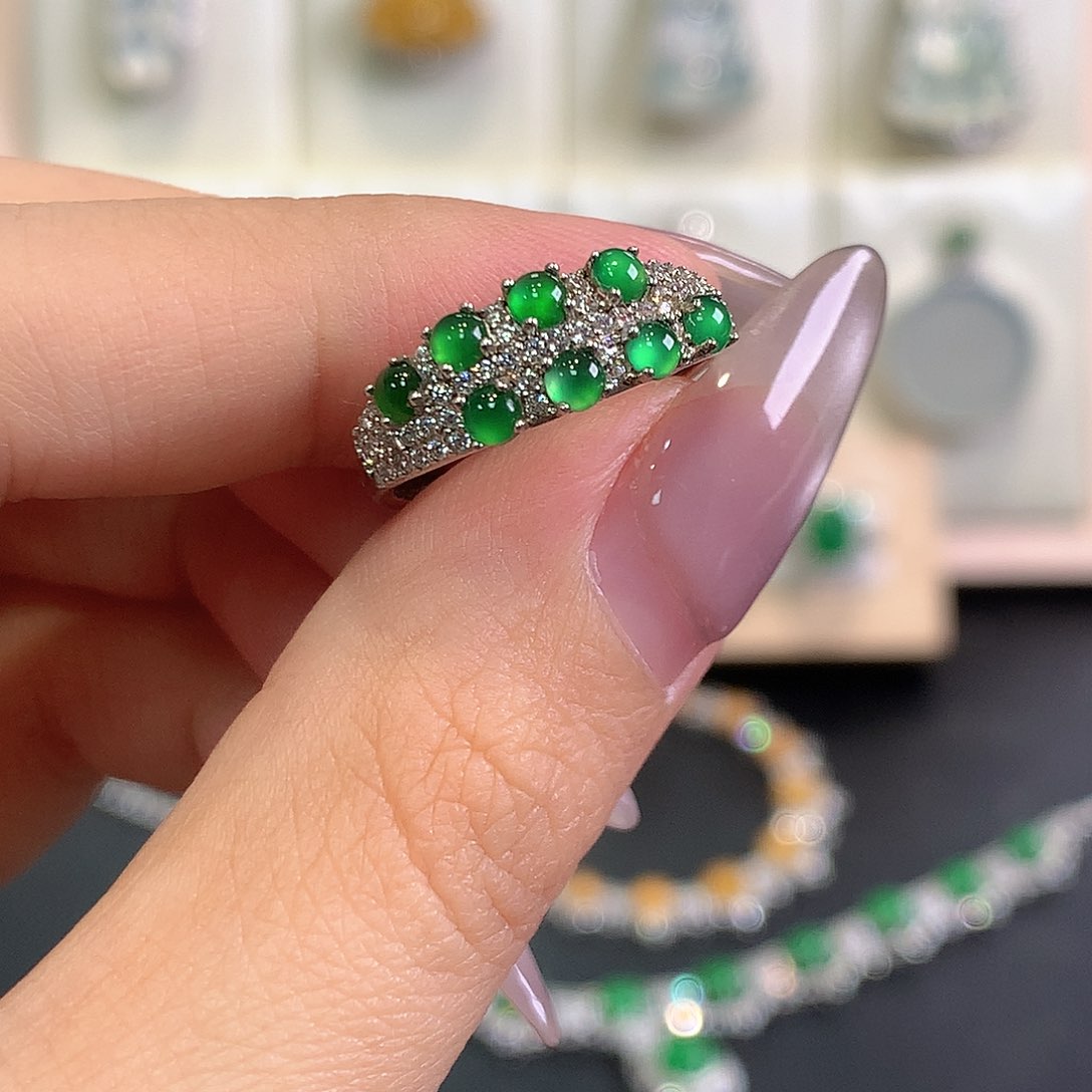 翡翠戒指未镶嵌2、