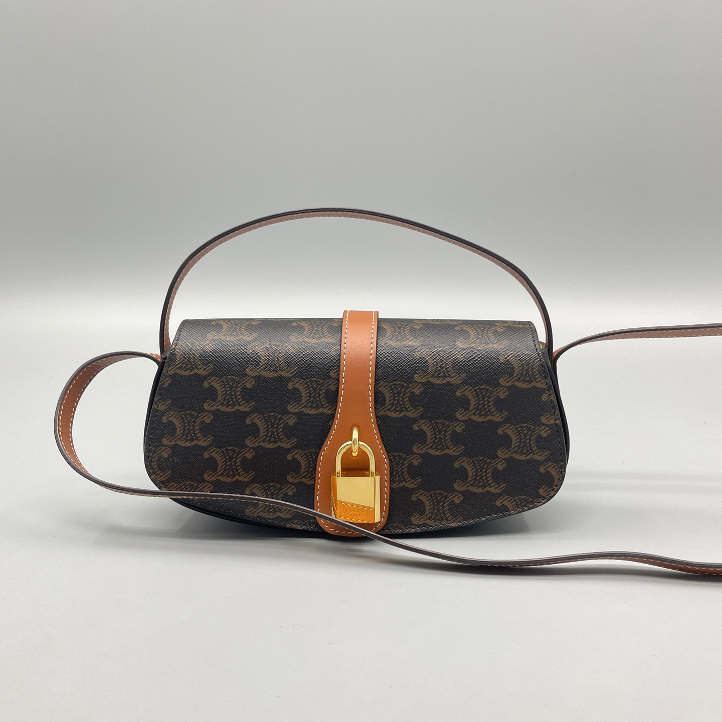 95新 Celine/思琳 Triomphe老花凯旋门单肩包 尺寸20*9 A2673