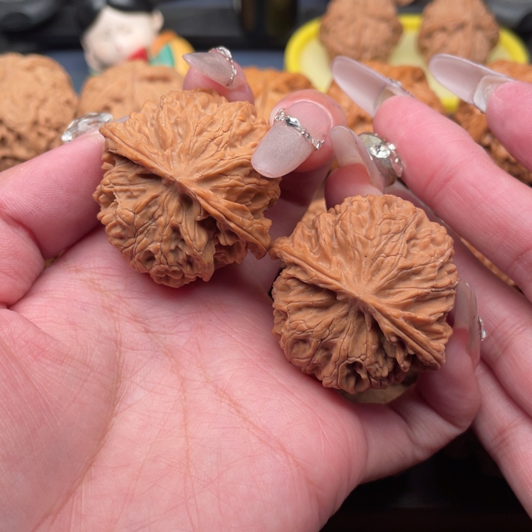 文玩核桃把件全品，红皮苹果40