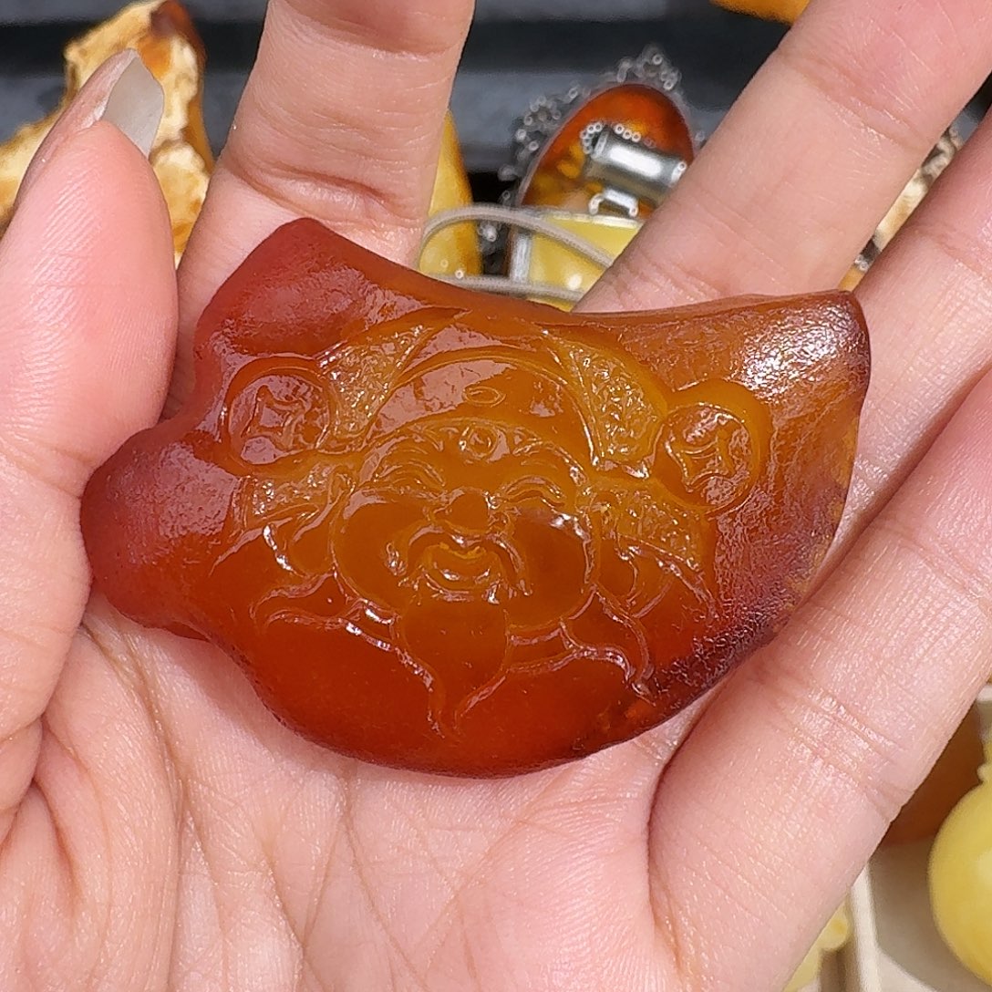 斤***欠琥珀未镶嵌裸石我