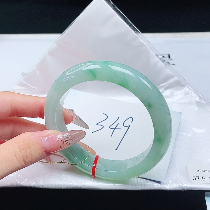 翡翠手镯未镶嵌57+