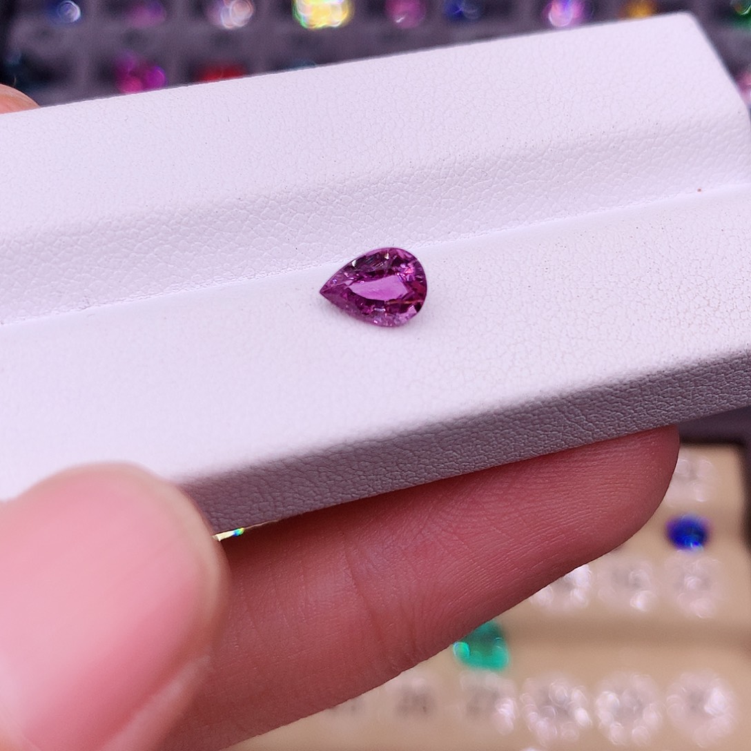 彩色蓝宝石裸石未镶嵌