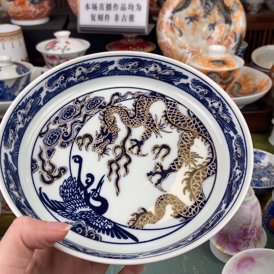 陶瓷的设计师是一个人的