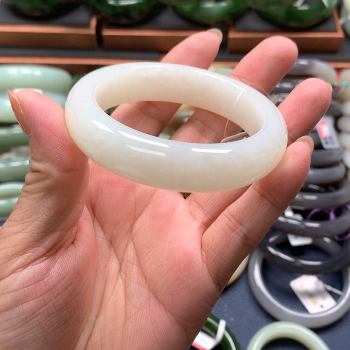 【闪购商品】未镶嵌手镯和田玉