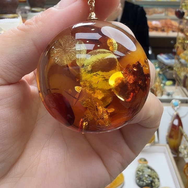 琥珀未镶嵌珠宝奇石