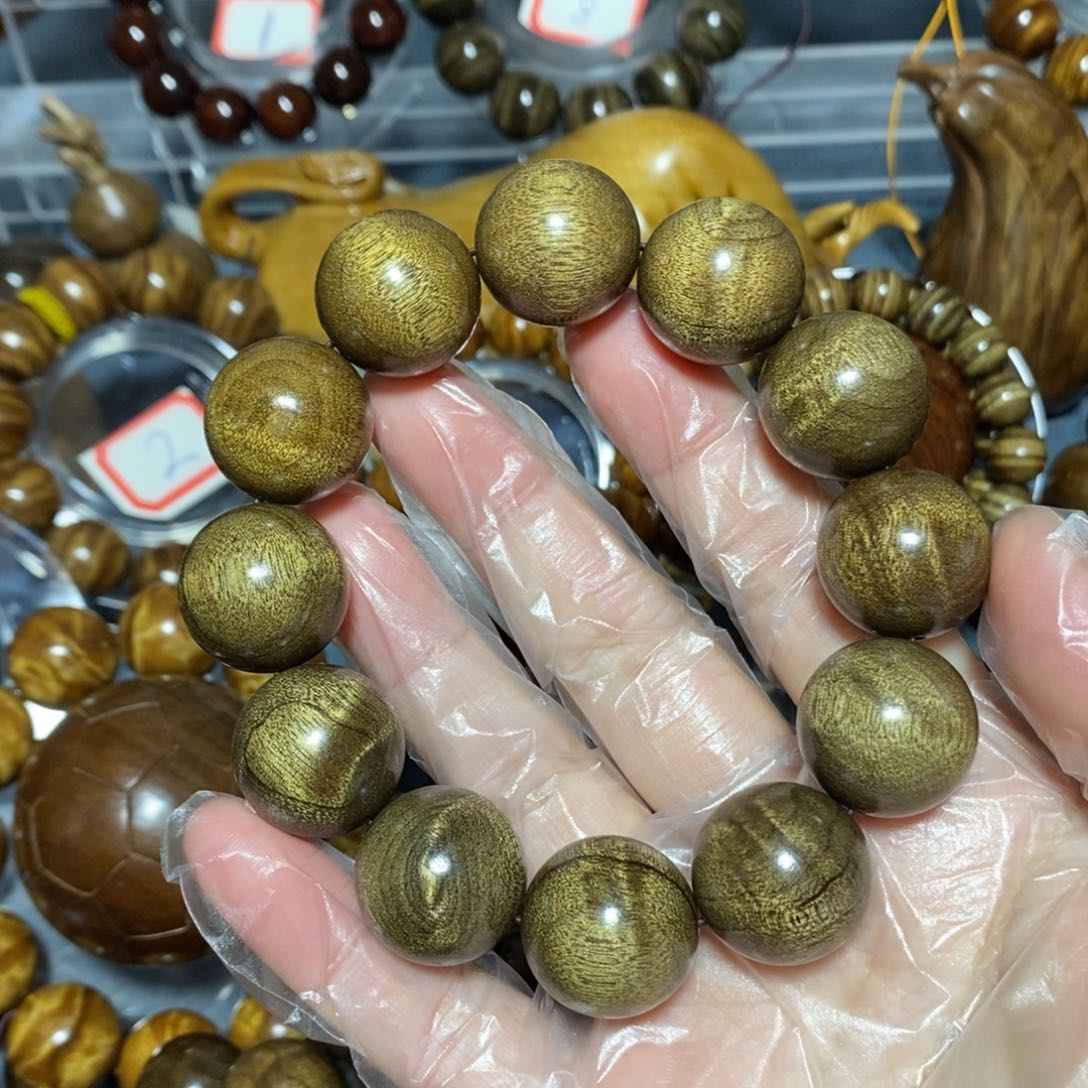 金丝楠木雕工艺品20