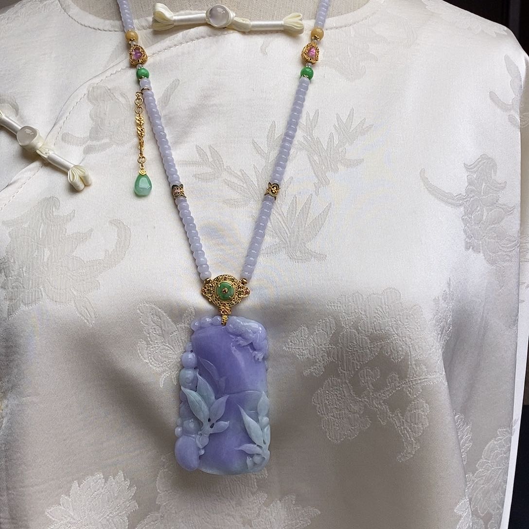 翡翠颈饰未镶嵌天然