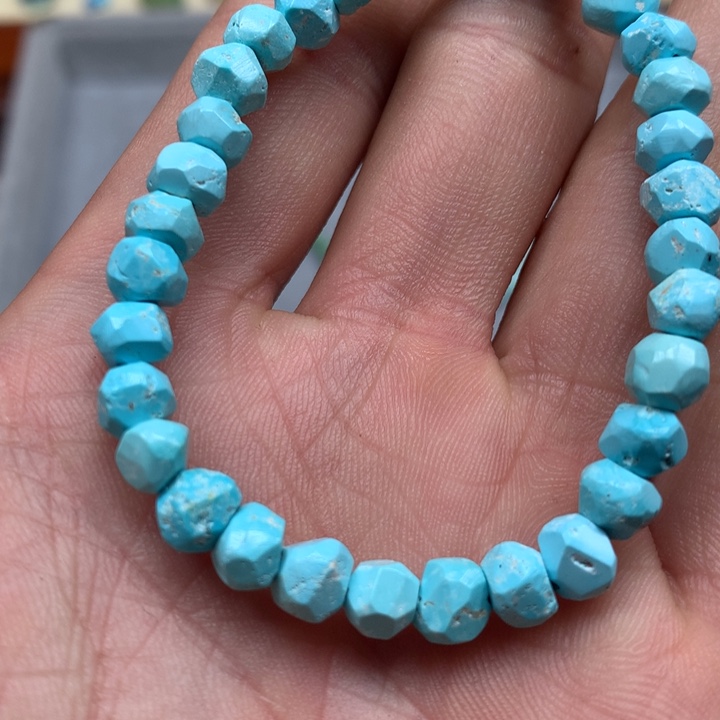 绿松石配饰未镶嵌江**n