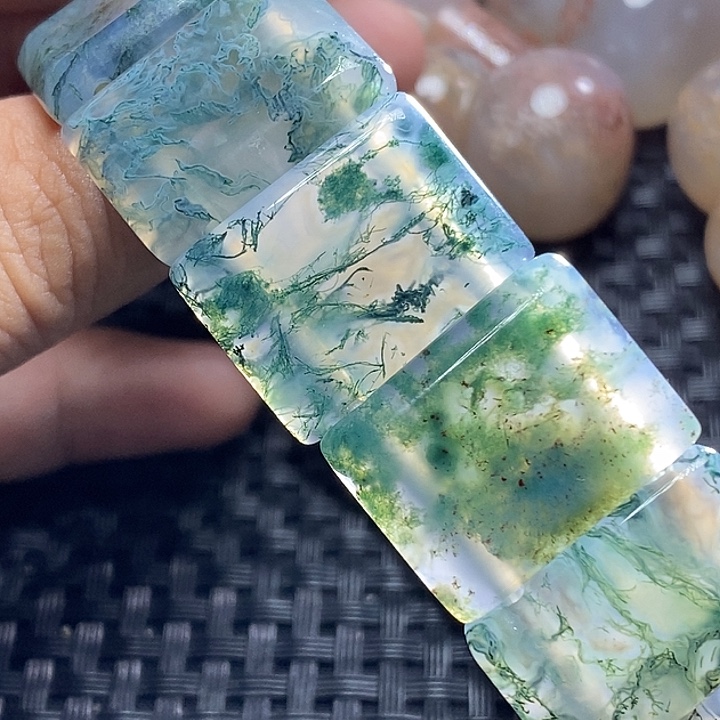 告***了玛瑙/玉髓颈饰未镶嵌