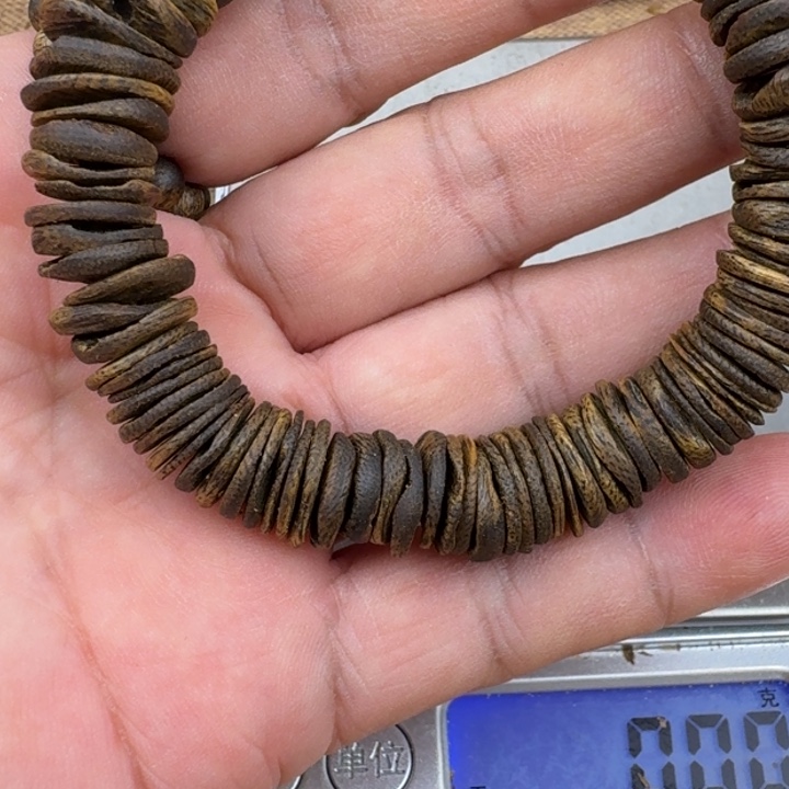 用***9手串沉香金沙叶手串15克