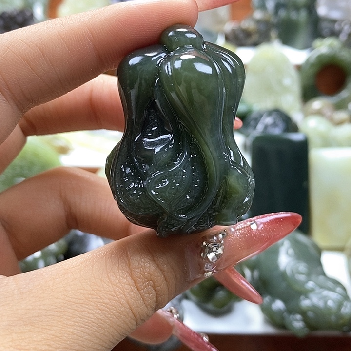 和田玉颈饰未镶嵌