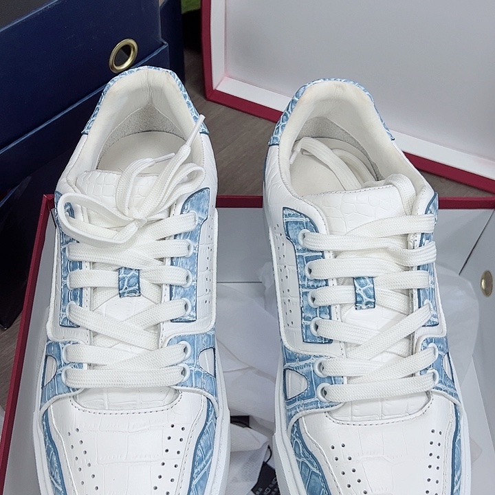 鳄鱼皮（革）库****当蓝白板鞋40。