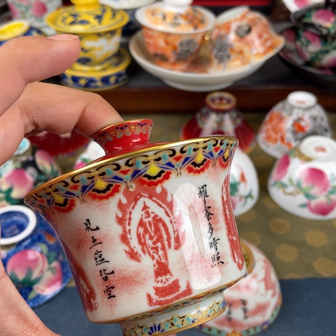 陶瓷艺术家的作品是一种