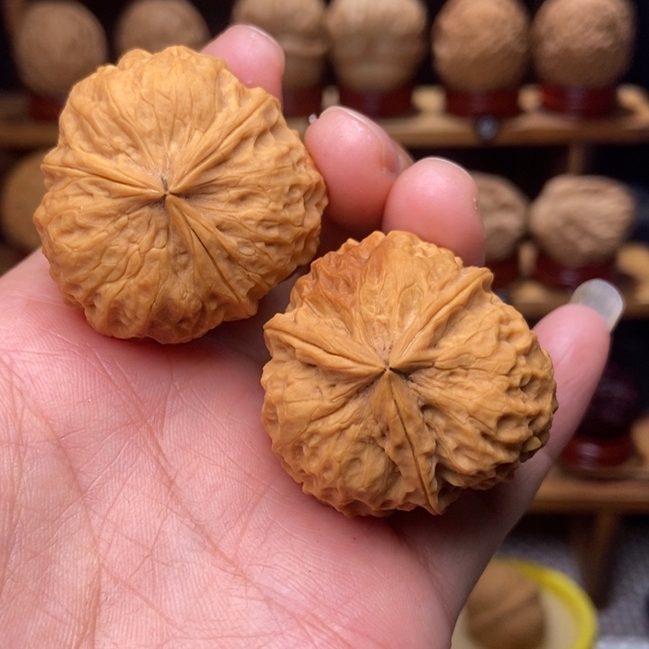 文玩核桃吊坠山崎三棱17